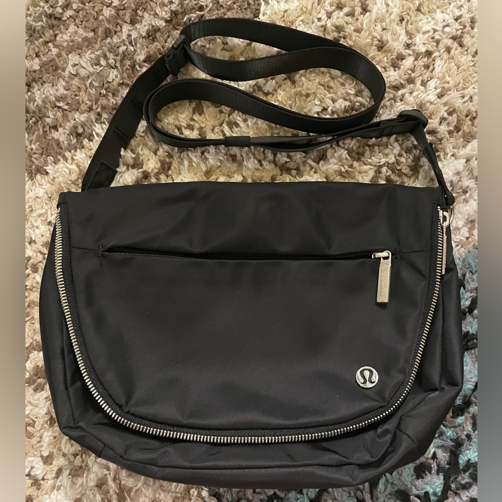 Lululemon All Night Festival Bag, excellent condition.